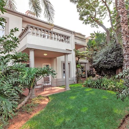 Villa Via Executive Suites With Power Back-Up Sandton Exteriér fotografie
