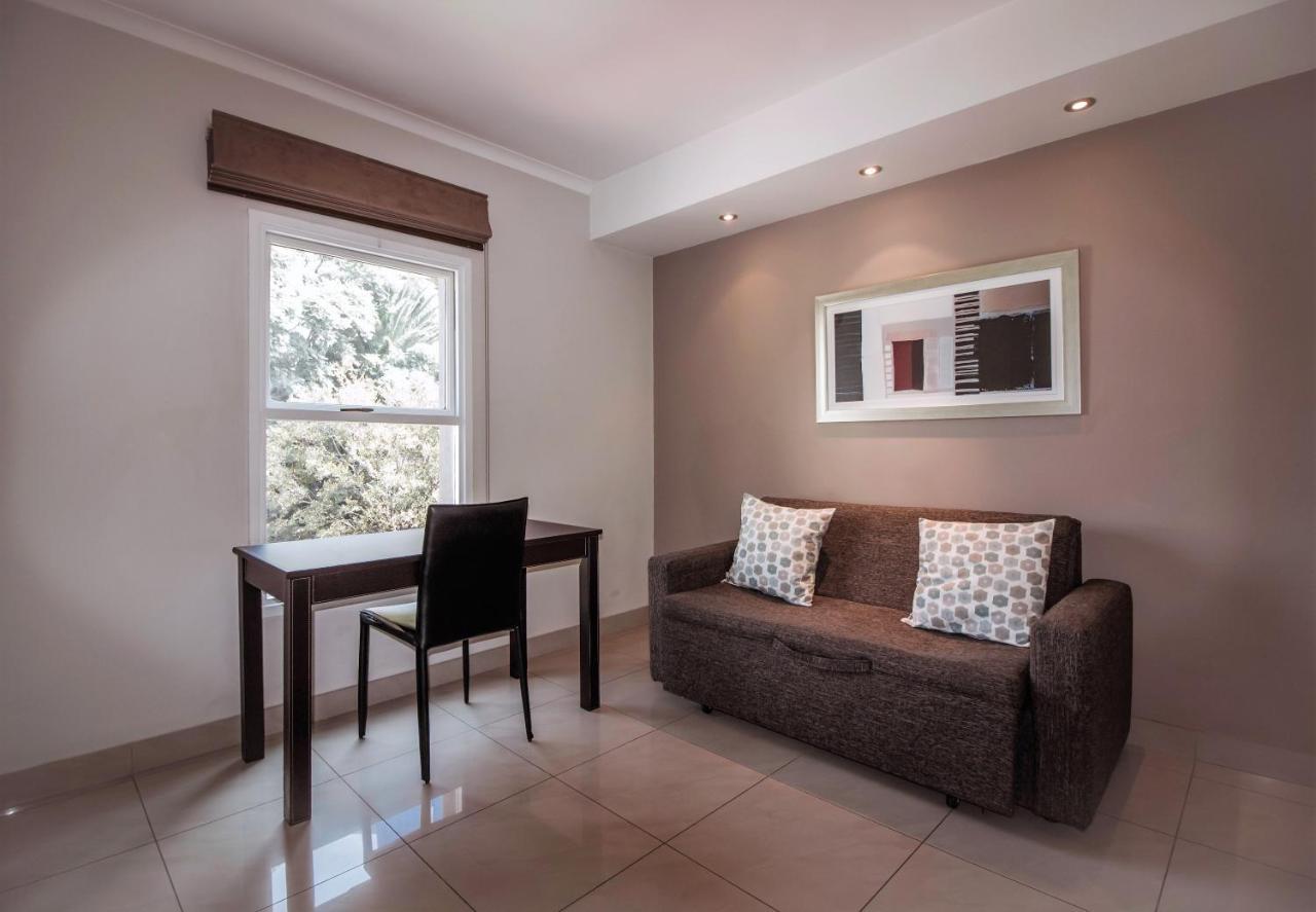 Villa Via Executive Suites With Power Back-Up Sandton Exteriér fotografie