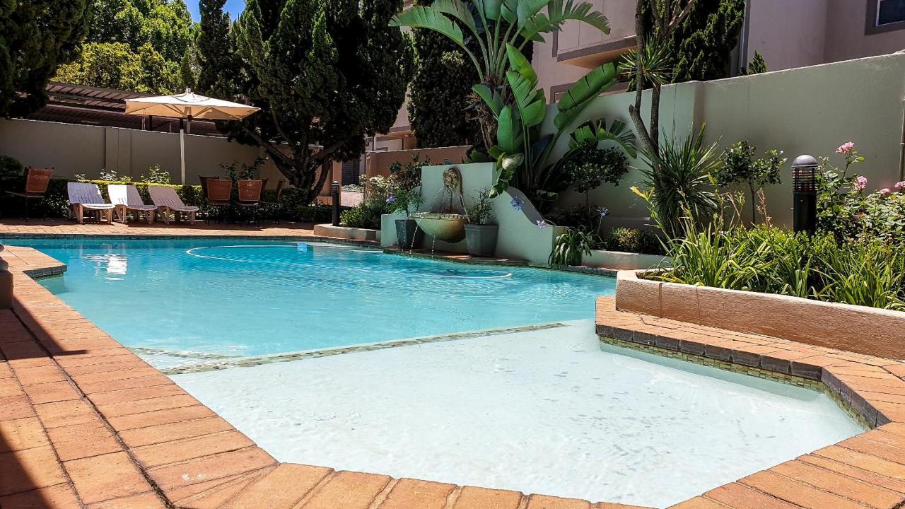 Villa Via Executive Suites With Power Back-Up Sandton Exteriér fotografie