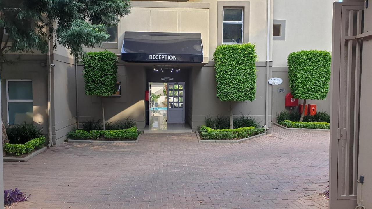 Villa Via Executive Suites With Power Back-Up Sandton Exteriér fotografie